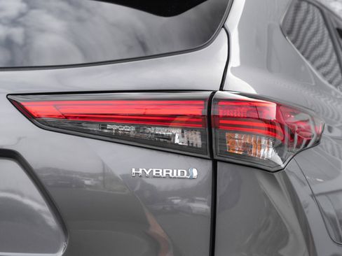 Used 2023 Toyota Highlander Limited image 34