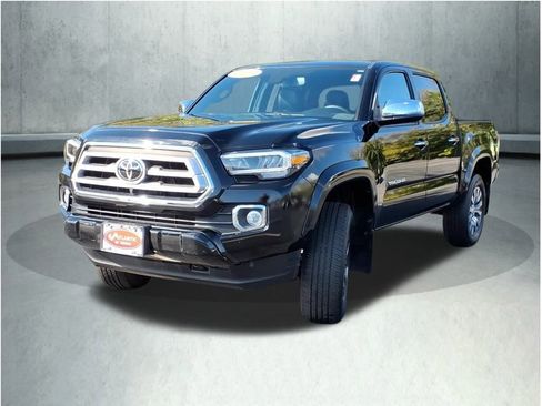 Certified 2023 Toyota Tacoma Limited image 3