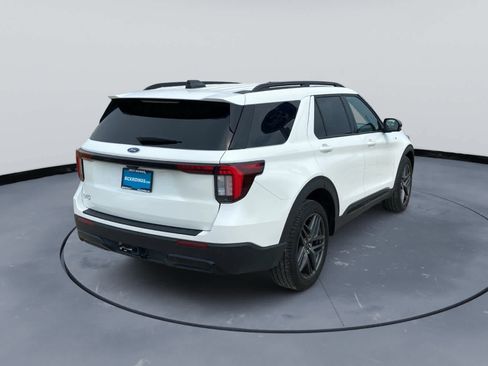 Used 2025 Ford Explorer ST-Line w/ ST-Line Street Pack AWD/4WD image 5