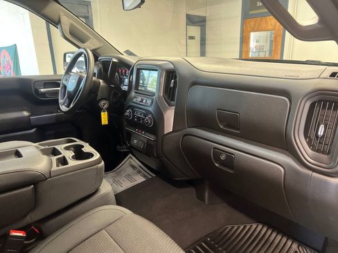 Used 2019 Chevrolet Silverado 1500 Custom w/ Custom Value Package AWD/4WD image 36