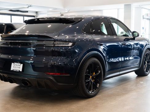 Used 2024 Porsche Cayenne Turbo GT AWD/4WD image 4