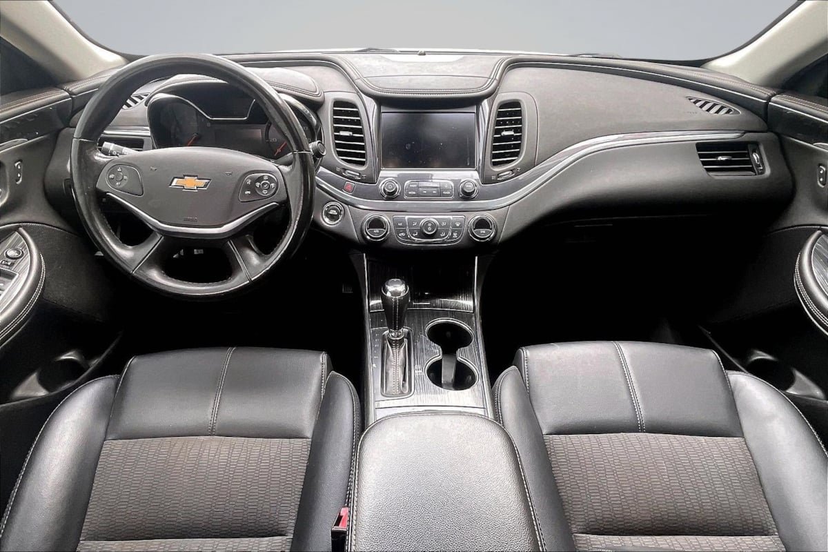 Used 2020 Chevrolet Impala LT FWD image 16