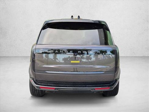 Certified 2026 Land Rover Range Rover Long Wheelbase SE AWD/4WD image 7