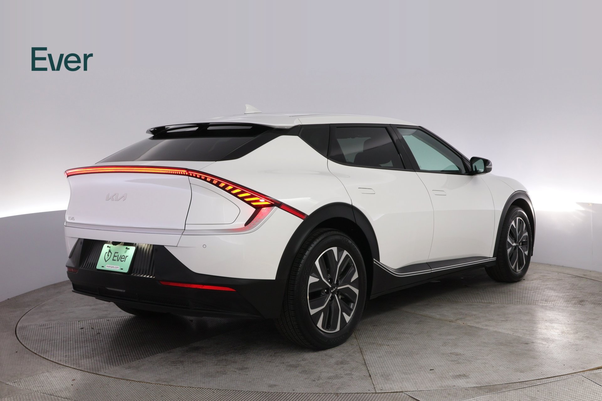Used 2024 Kia EV6 Light RWD image 3