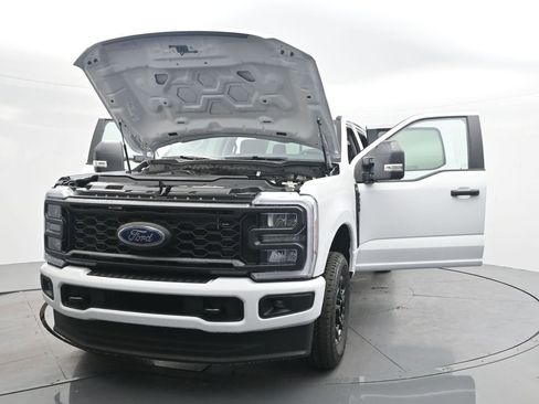 New 2026 Ford F250 XL w/ STX Appearance Package AWD/4WD image 45