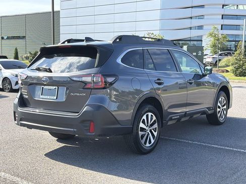 Used 2022 Subaru Outback Premium AWD/4WD image 5