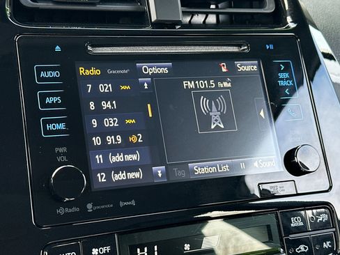 Used 2016 Toyota Prius Four image 18