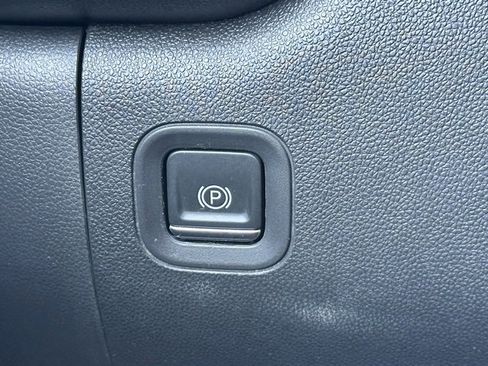 Used 2023 Chevrolet Silverado 1500 Custom Trail Boss w/ LPO, Dark Essentials Package image 18