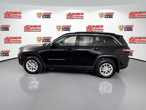 Used 2025 Jeep Grand Cherokee Laredo X AWD/4WD image 14