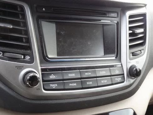 Used 2017 Hyundai Tucson SE image 9