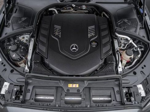 Certified 2025 Mercedes-Benz S 580 4MATIC Sedan image 19