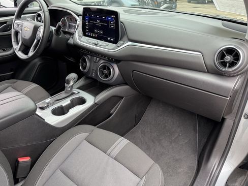 Used 2025 Chevrolet Blazer LT image 17
