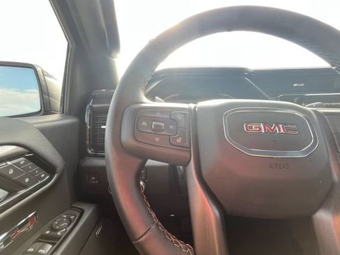Used 2025 GMC Sierra 1500 AT4 w/ AT4 Premium Package AWD/4WD image 11