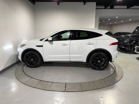 Used 2019 Jaguar E-PACE R-Dynamic SE image 18