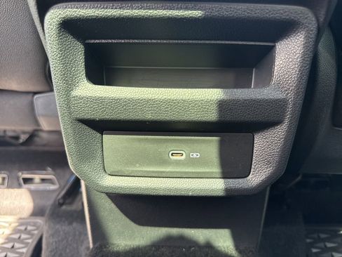 Used 2024 Volkswagen Taos SE AWD/4WD image 29