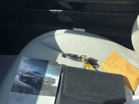 Used 2012 Mercedes-Benz SLK 350 image 4