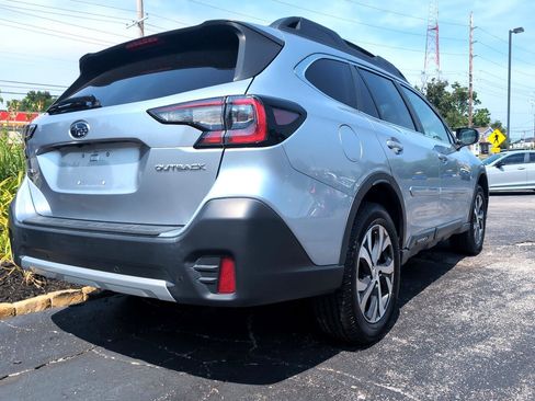 Used 2022 Subaru Outback Limited image 9