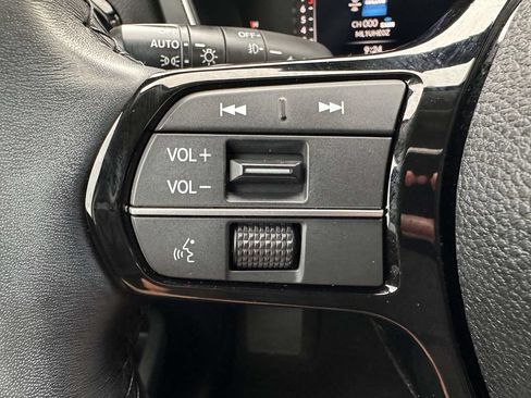 Used 2024 Honda Pilot Elite image 19