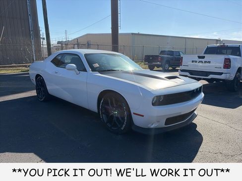 Used 2019 Dodge Challenger R/T w/ Driver Convenience Group image 1