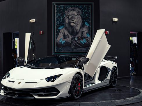 Used 2020 Lamborghini Aventador SVJ AWD/4WD image 1
