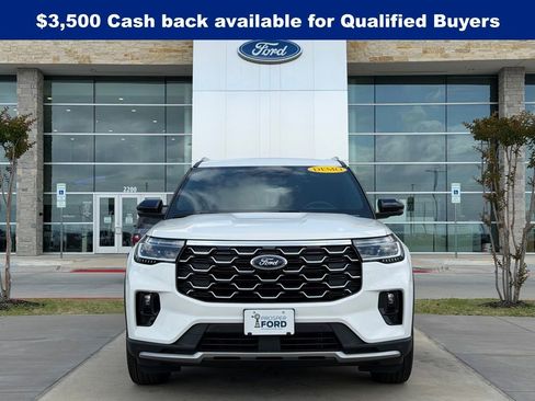 New 2026 Ford Explorer Platinum image 40