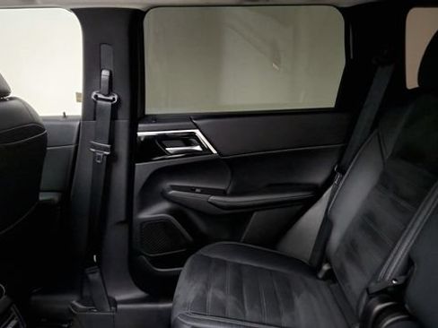 Used 2022 Mitsubishi Outlander SE AWD/4WD image 43