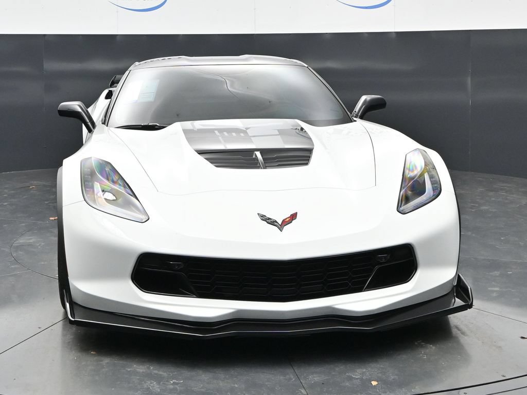 Used 2019 Chevrolet Corvette Z06 RWD image 2