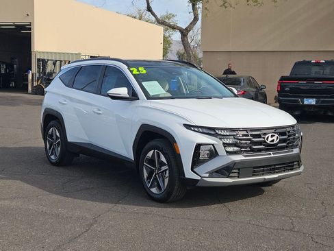 Certified 2025 Hyundai Tucson SEL image 3