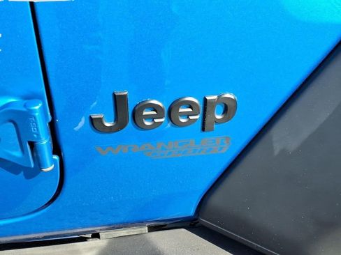 Used 2021 Jeep Wrangler Sport AWD/4WD image 9