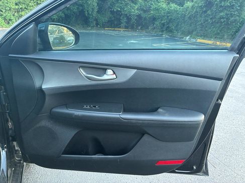 Used 2019 Kia Forte LXS FWD image 22