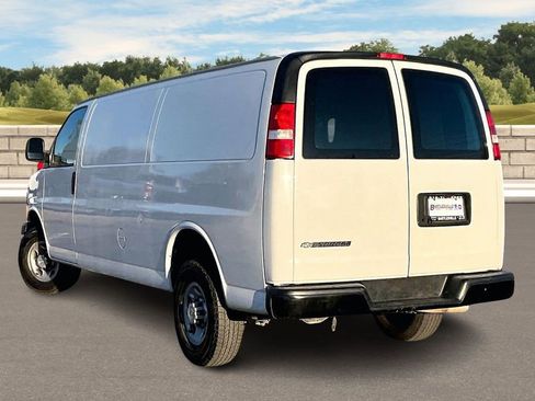 Used 2022 Chevrolet Express 2500 Work Van w/ Driver Convenience Package image 9