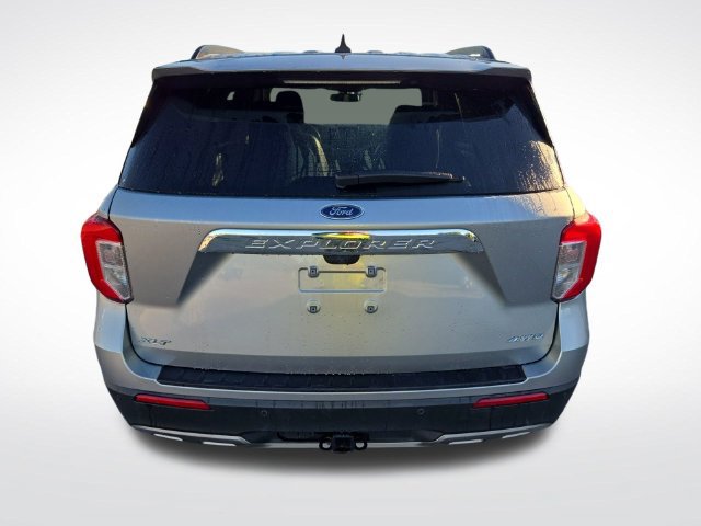 Used 2024 Ford Explorer XLT w/ Equipment Group 202A AWD/4WD image 10