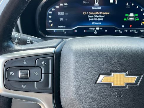 Used 2022 Chevrolet Suburban LT RWD image 19