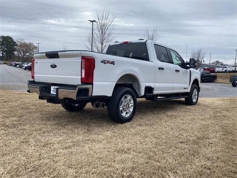 Used 2025 Ford F250 XLT image 3