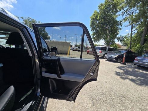 Used 2012 Toyota 4Runner SR5 RWD image 28