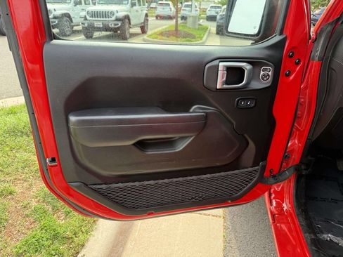 Used 2024 Jeep Wrangler Unlimited Sport AWD/4WD image 30