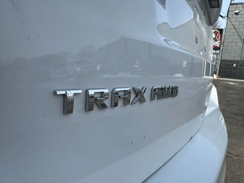 Used 2018 Chevrolet Trax LT w/ LT Convenience Package image 29