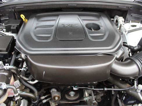 Used 2021 Jeep Grand Cherokee Laredo X image 8