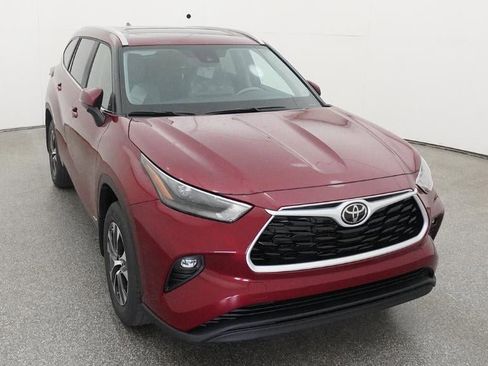 New 2026 Toyota Highlander XLE image 14