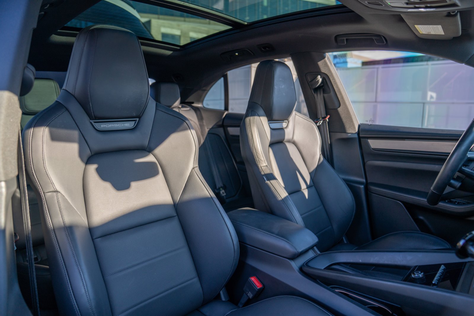 Certified 2026 Porsche Macan GTS Electric AWD/4WD image 28