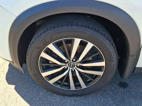 Certified 2023 Nissan Pathfinder Platinum AWD/4WD image 10
