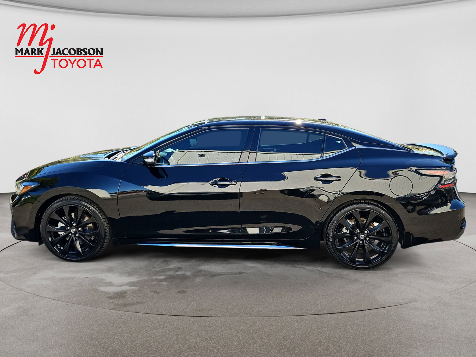 Used 2021 Nissan Maxima SR w/ Sport Mat Group FWD image 16