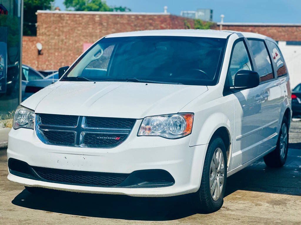 Used 2016 Dodge Grand Caravan SE w/ Quick Order Package 29E SE FWD image 3
