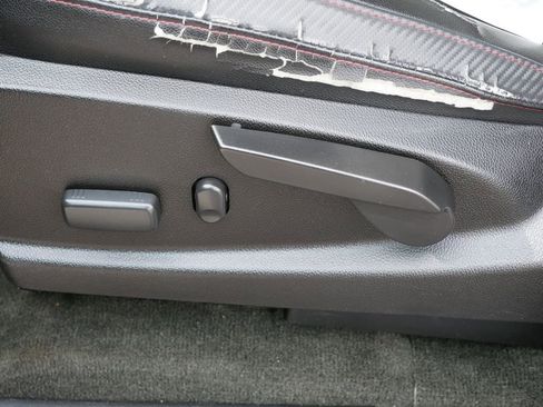 Used 2016 GMC Canyon SLE w/ All Terrain Adventure Package image 17