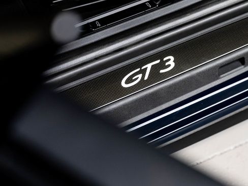 Used 2018 Porsche 911 GT3 RWD image 47