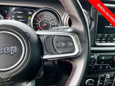 Used 2021 Jeep Gladiator Rubicon AWD/4WD image 16