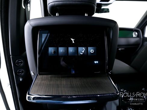Used 2026 Rolls-Royce Cullinan AWD/4WD image 21