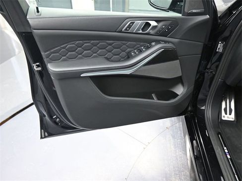 Used 2022 BMW X5 M Competition w/ Competition Package 2 image 17