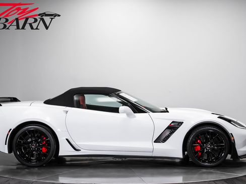 Used 2015 Chevrolet Corvette Z06 w/ 3LZ Preferred Equipment Group RWD image 14