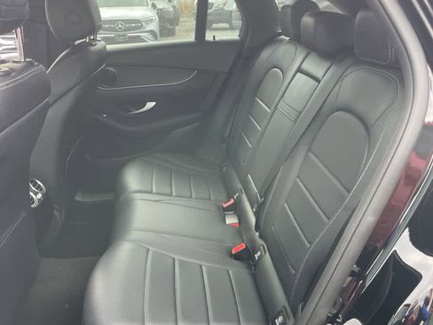 Used 2022 Mercedes-Benz GLC 300 4MATIC image 7